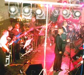 The New Drifters visit the Cali-R at Dunstable 