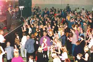 The New Drifters visit the Cali-R at Dunstable 